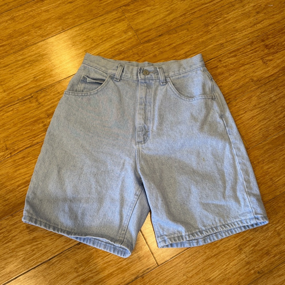 Vintage Lee denim light wash mom jean shorts